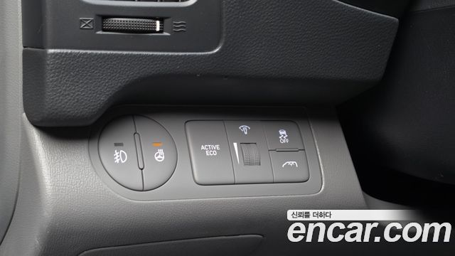 Hyundai Starex 2019 — photo 16