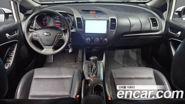 Kia K3 2015 — photo 10