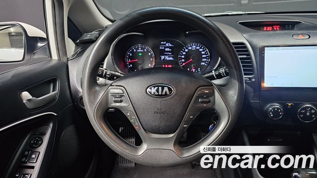 Kia K3 2015 — photo 18