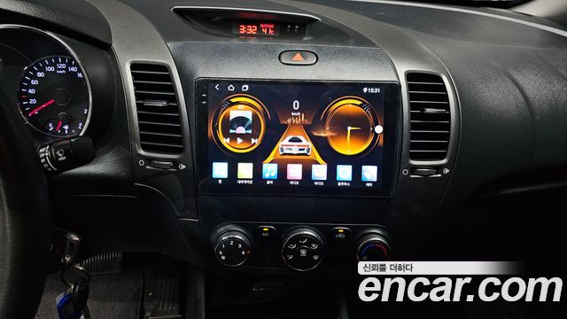 Kia K3 2015 — photo 19