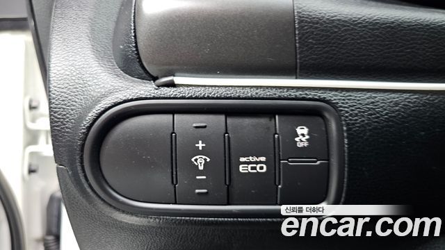 Kia K3 2015 — photo 22