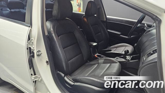 Kia K3 2015 — photo 16