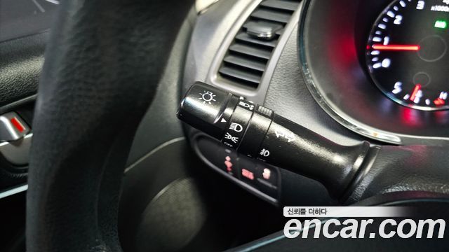 Kia K3 2015 — photo 27