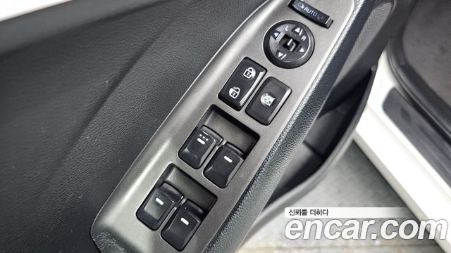 Kia K3 2015 — photo 32