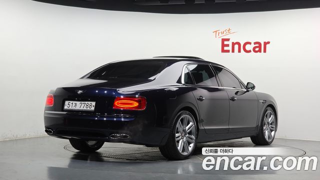 Bentley Flying Spur 2018 — photo 2