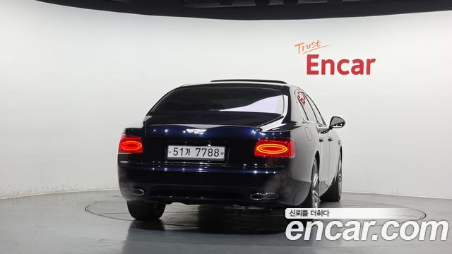 Bentley Flying Spur 2018 — photo 4
