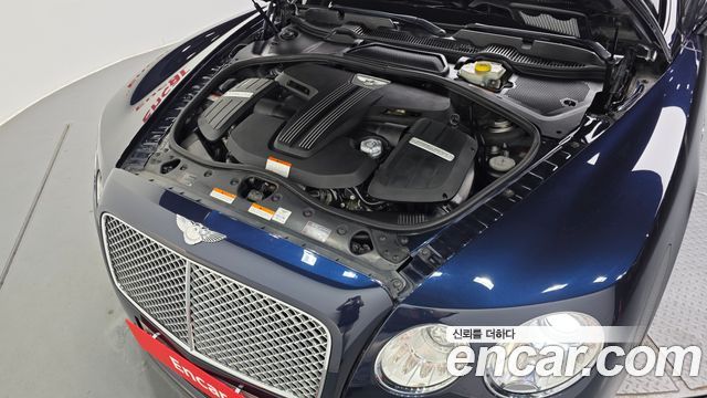 Bentley Flying Spur 2018 — photo 6