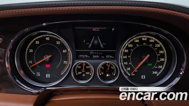 Bentley Flying Spur 2018 — photo 8