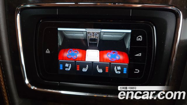 Bentley Flying Spur 2018 — photo 18