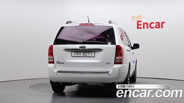 Kia Canival 2014 — photo 4