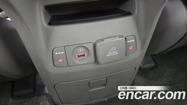 Kia Canival 2017 — photo 18