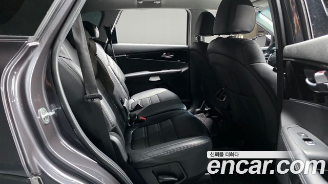 Kia Sorento 2019 — photo 11