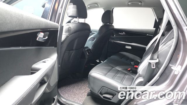 Kia Sorento 2019 — photo 12