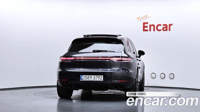 Porsche Macan 2021 — photo 4