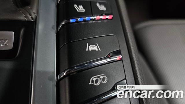 Porsche Macan 2021 — photo 22