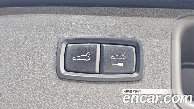 Porsche Macan 2021 — photo 26