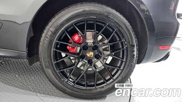 Porsche Macan 2021 — photo 7
