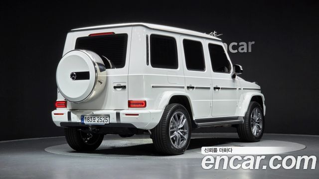 Mercedes-Benz G-Class 2025 — photo 2