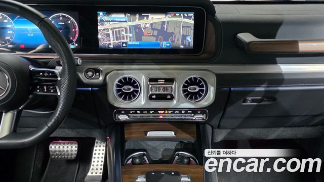 Mercedes-Benz G-Class 2025 — photo 20