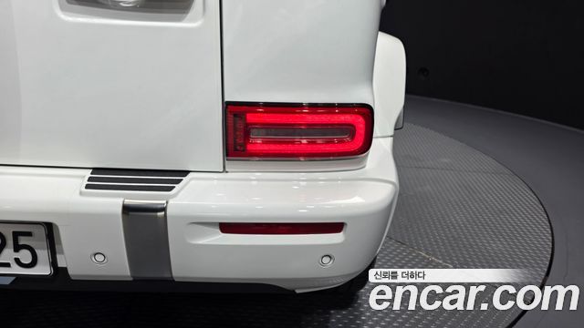 Mercedes-Benz G-Class 2025 — photo 9