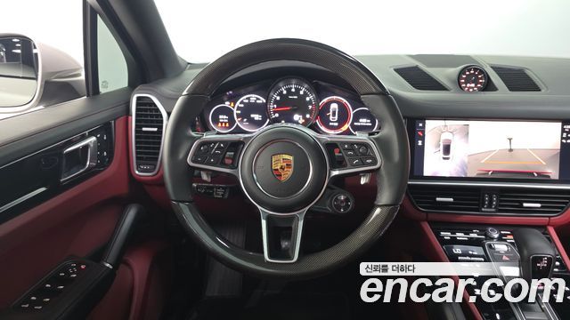 Porsche Cayenne 2022 — photo 19