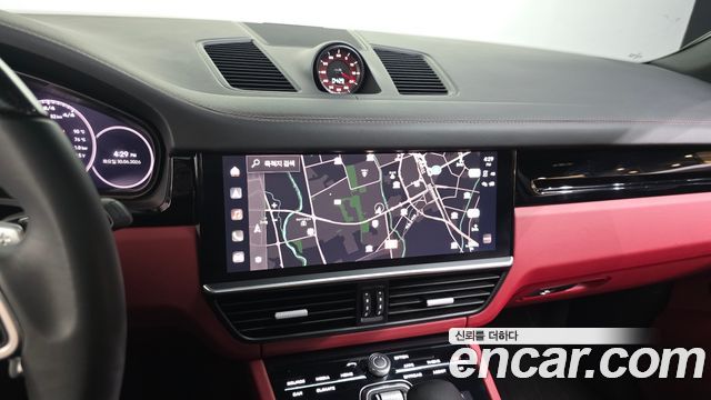 Porsche Cayenne 2022 — photo 20