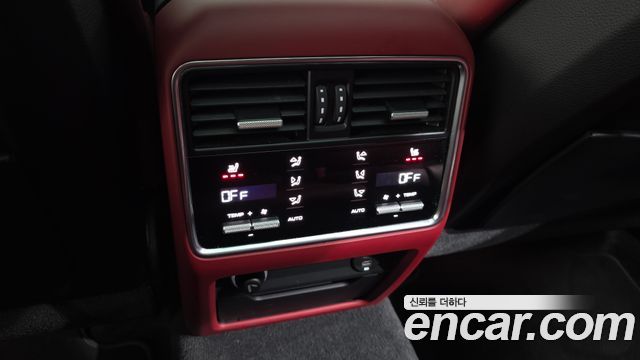 Porsche Cayenne 2022 — photo 24