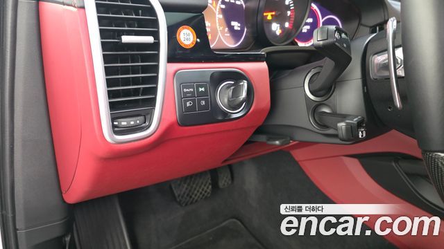 Porsche Cayenne 2022 — photo 27