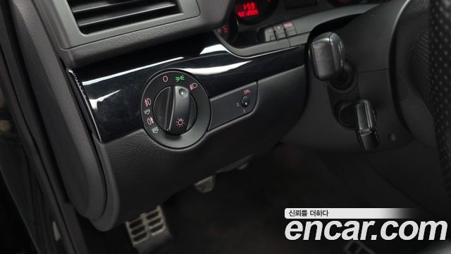 Audi RS4 2006 — photo 14