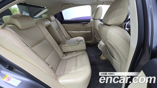 Lexus ES 2013 — photo 12
