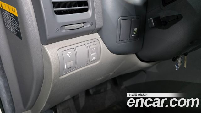Kia Canival 2010 — photo 17
