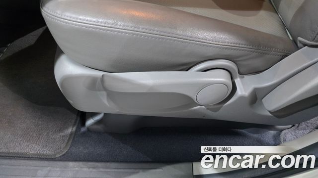 Kia Canival 2010 — photo 19