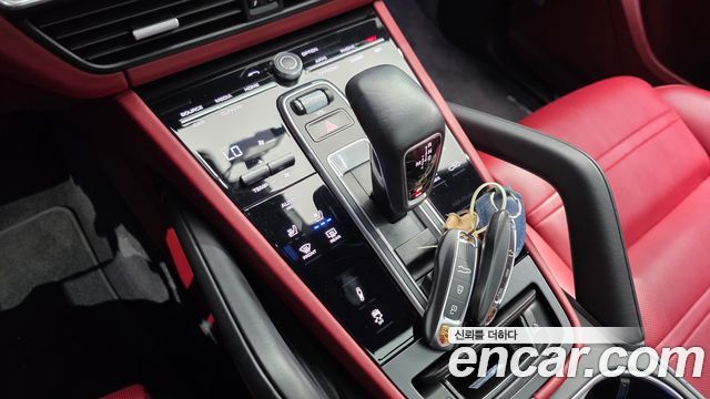 Porsche Cayenne 2020 — photo 12