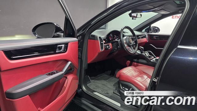 Porsche Cayenne 2020 — photo 13