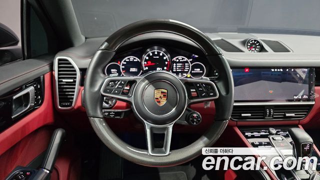 Porsche Cayenne 2020 — photo 19