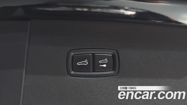 Porsche Cayenne 2020 — photo 25