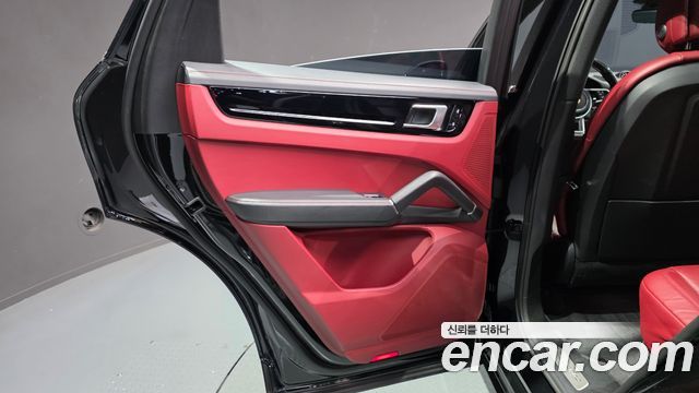 Porsche Cayenne 2020 — photo 15