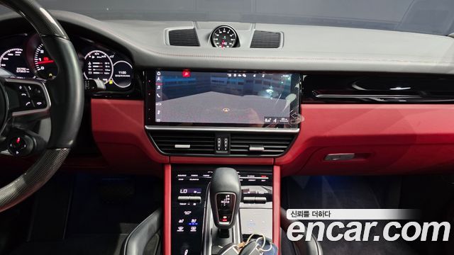 Porsche Cayenne 2020 — photo 29