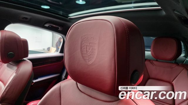 Porsche Cayenne 2020 — photo 33