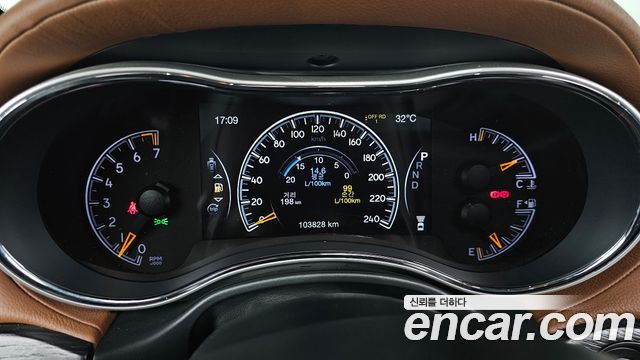 Jeep Cherokee 2020 — photo 11