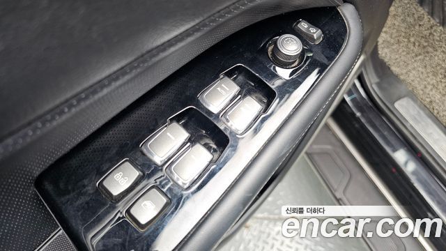 KG Mobility Rexton 2019 — photo 29