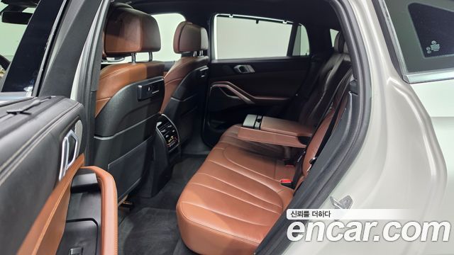 BMW X6 2021 — photo 17