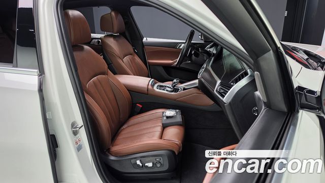 BMW X6 2021 — photo 16
