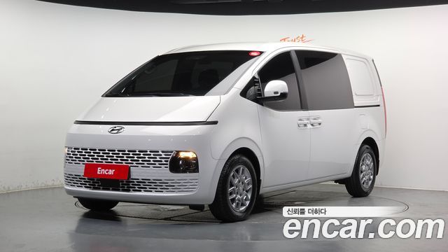 Hyundai Staria 2022 — photo 1