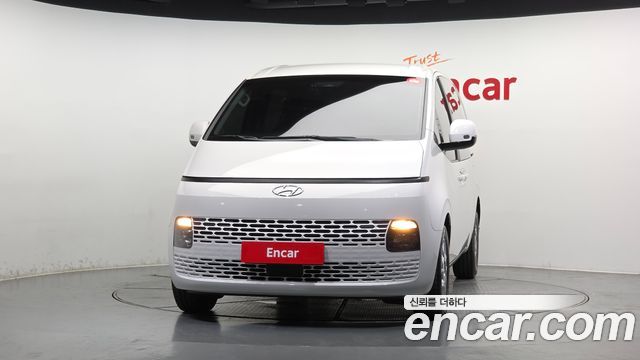 Hyundai Staria 2022 — photo 3