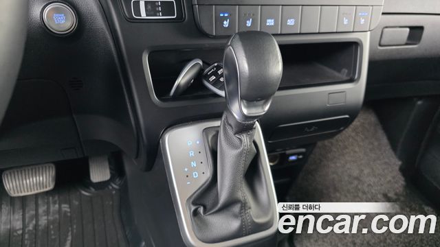 Hyundai Staria 2022 — photo 9