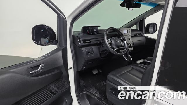 Hyundai Staria 2022 — photo 10