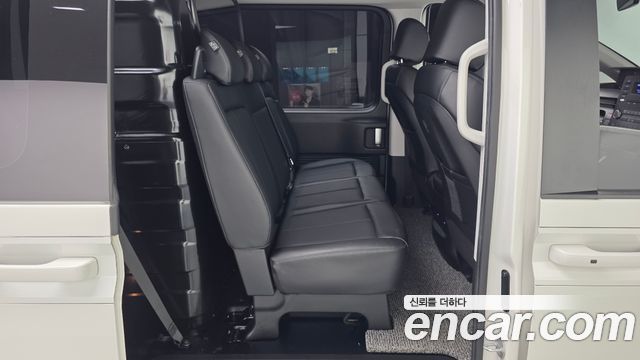 Hyundai Staria 2022 — photo 12