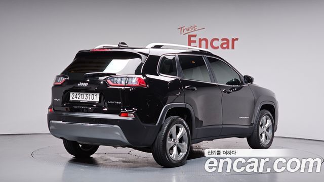 Jeep Cherokee 2021 — photo 2