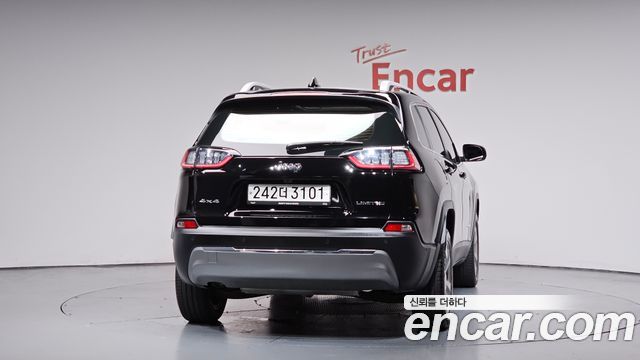 Jeep Cherokee 2021 — photo 4